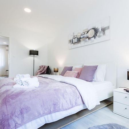 2Sis 2 Apartments ザダル 部屋 写真