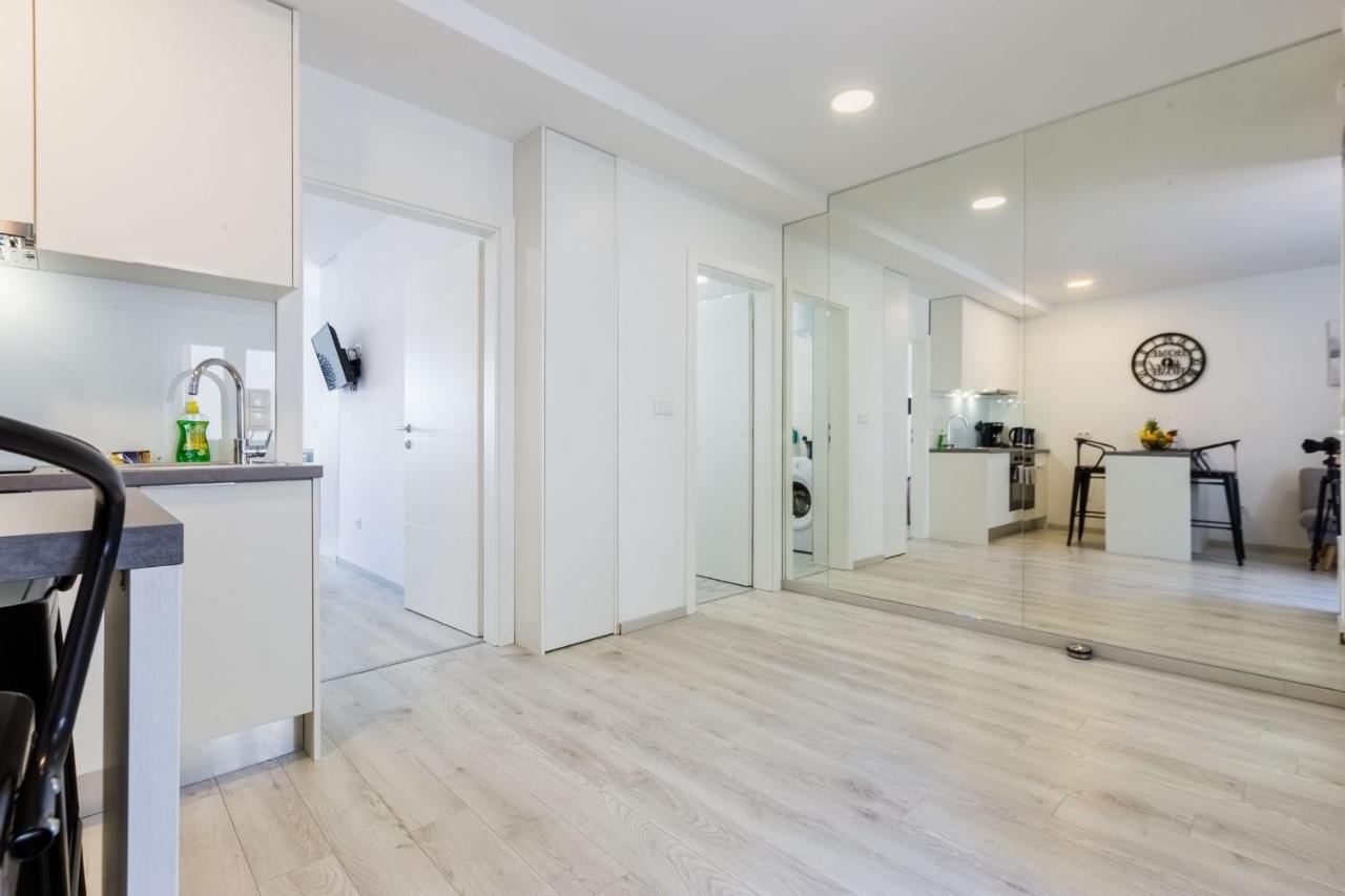 2Sis 2 Apartments ザダル エクステリア 写真