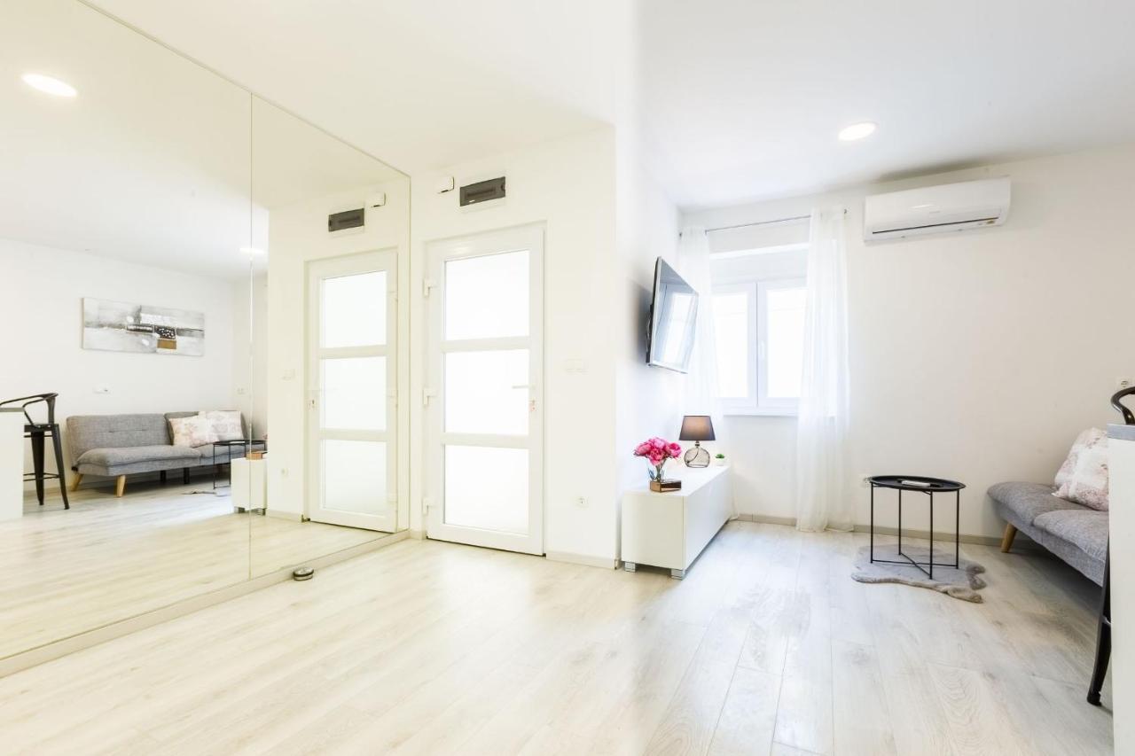 2Sis 2 Apartments ザダル エクステリア 写真